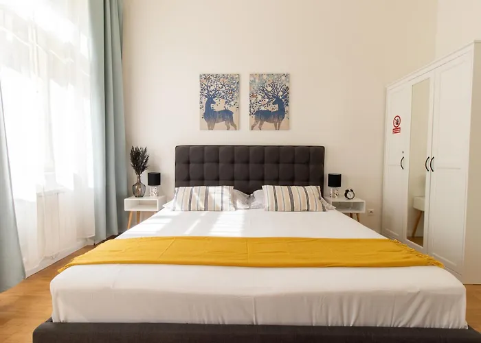 Stepanska Cr Apartments
