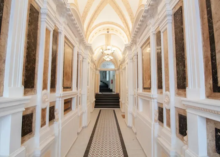 Stepanska Cr Apartments