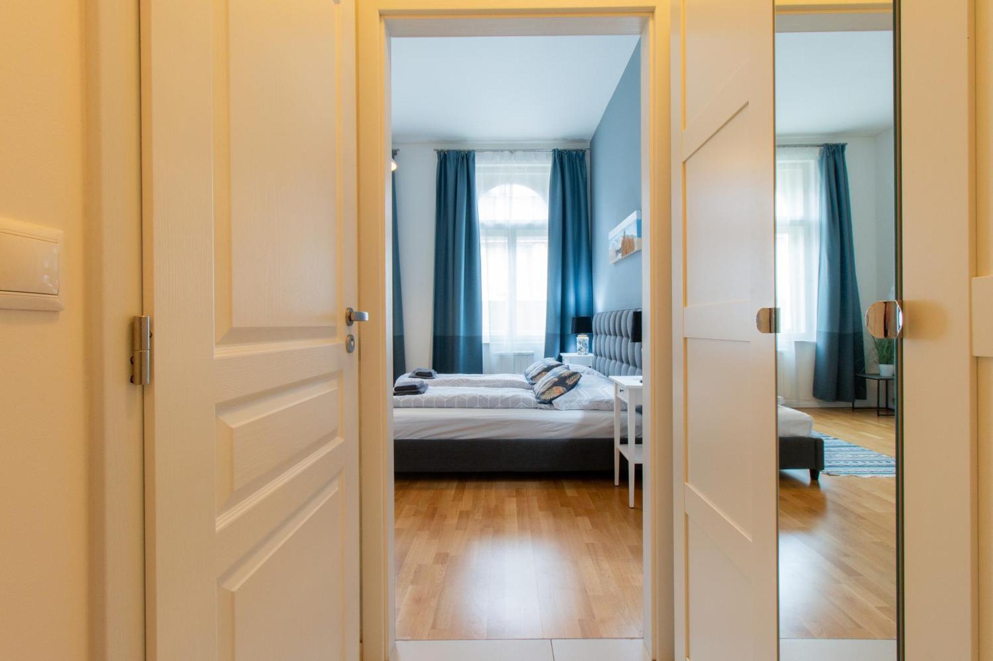 Apartment Stepanska Cr *
