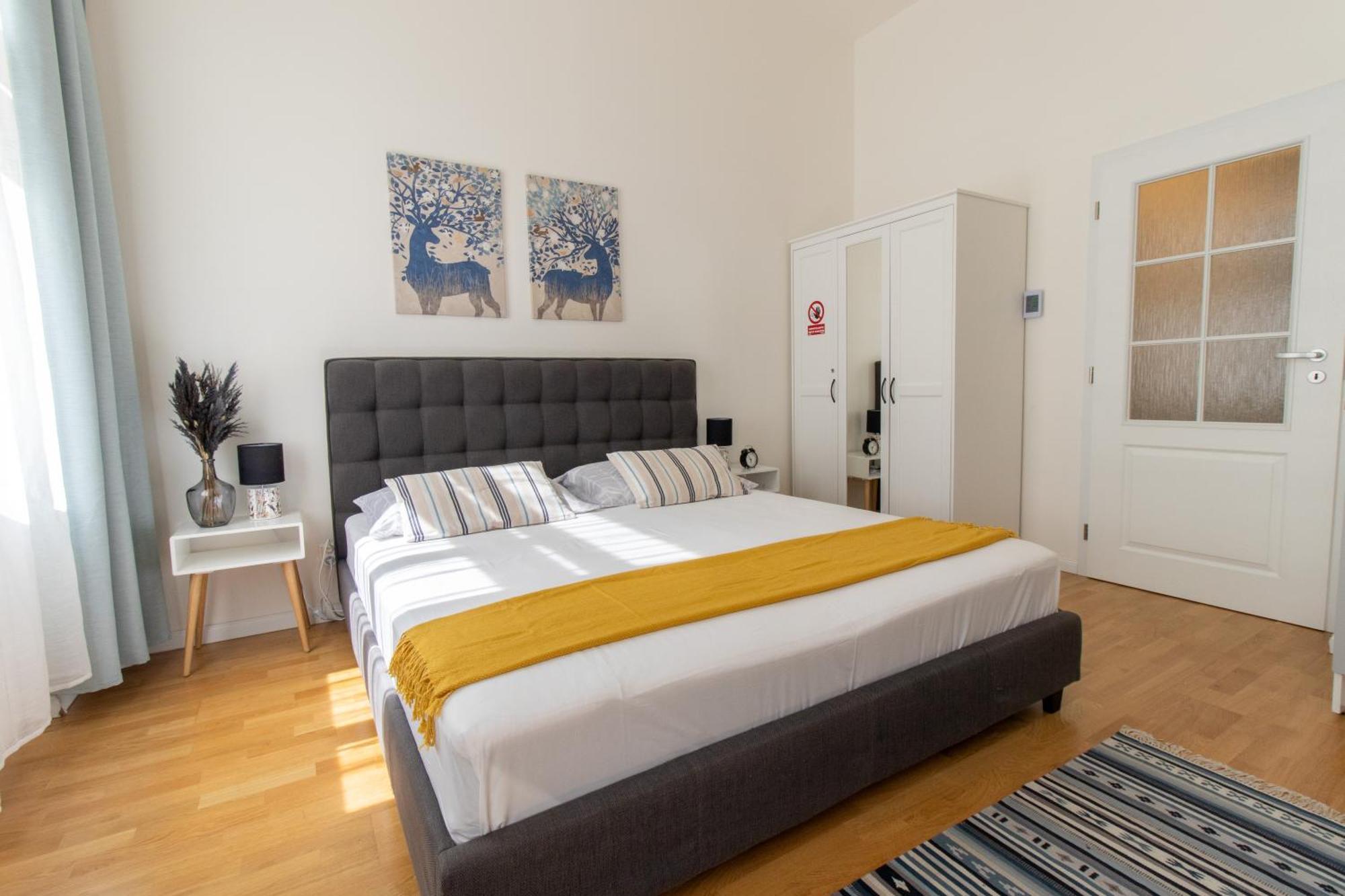 Apartment Stepanska Cr