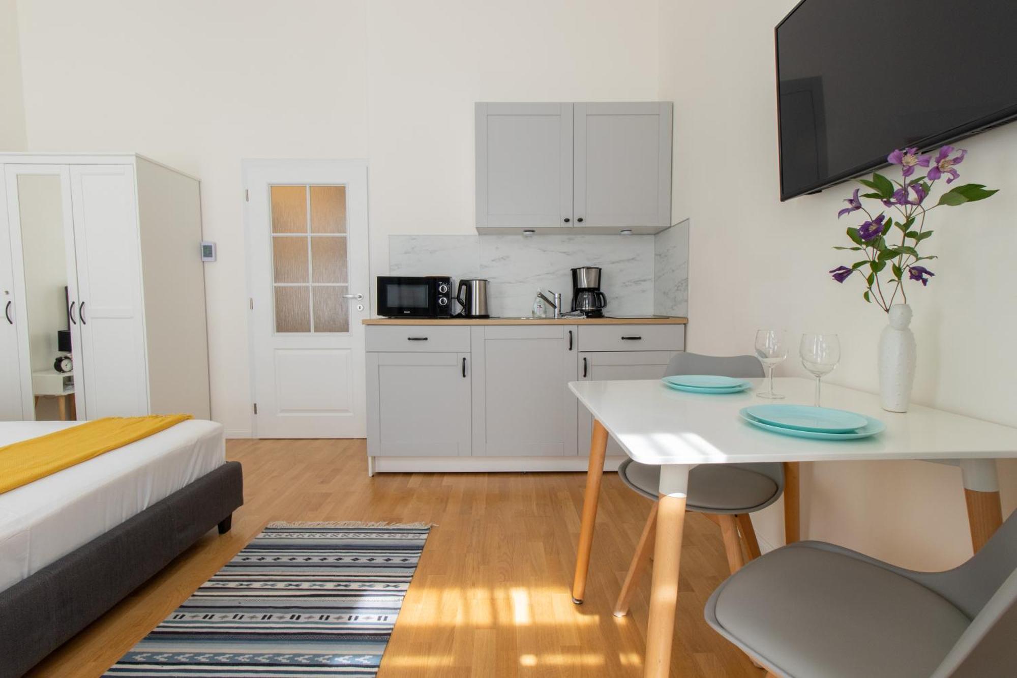 Stepanska Cr Apartment *