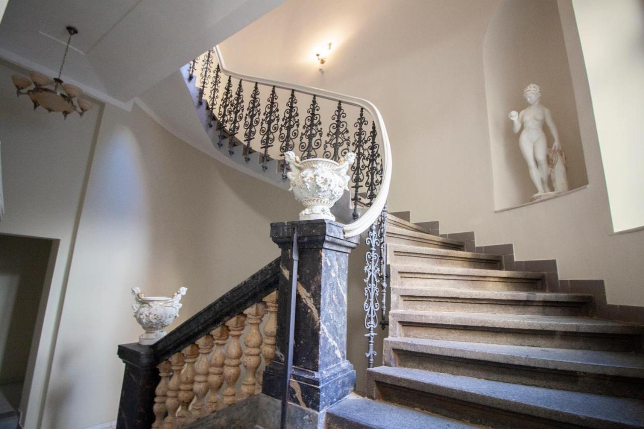 Apartment Stepanska Cr *